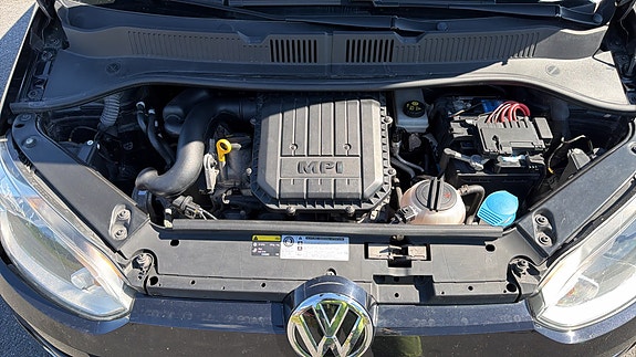 Volkswagen UP! 16 of 18