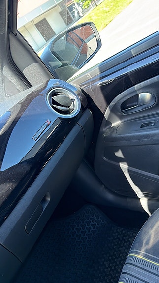 Volkswagen UP! 15 of 18
