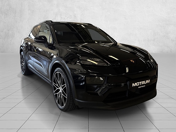 Porsche Macan 3 of 5