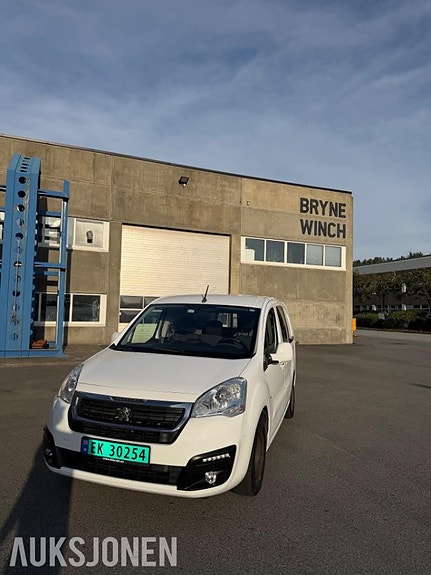 Peugeot Partner 2 of 5