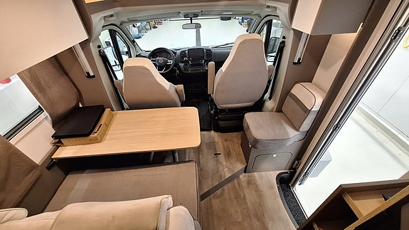 LMC Tourer Lift H 660 G - Solcelle - Gulv varme 10 of 30