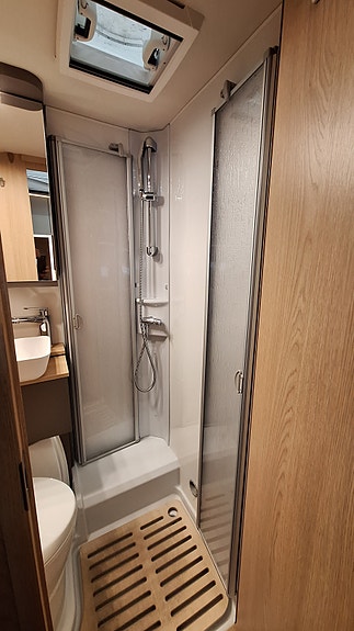 LMC Tourer Lift H 660 G - Solcelle - Gulv varme 19 of 30