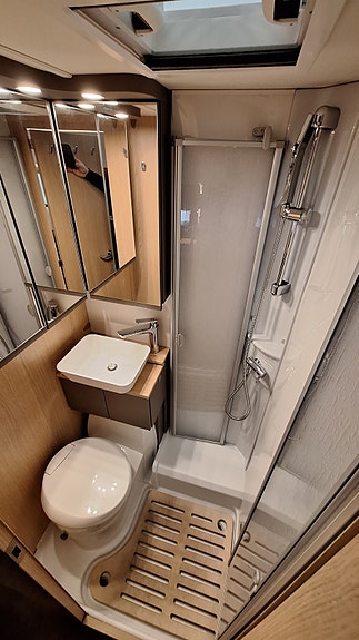 LMC Tourer Lift H 660 G - Solcelle - Gulv varme 18 of 30