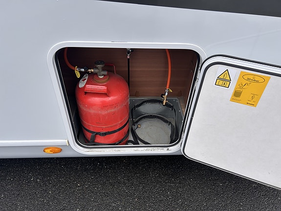 LMC I 745 - Alde- Solcelle -3500 kg 5 of 30