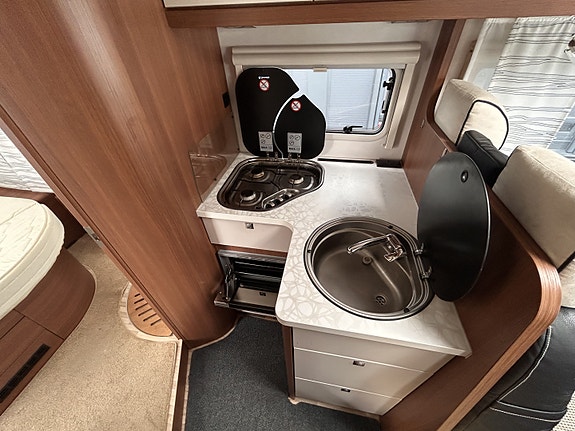 LMC I 745 - Alde- Solcelle -3500 kg 16 of 30