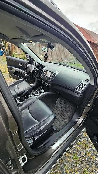 Mitsubishi Outlander 6 of 17