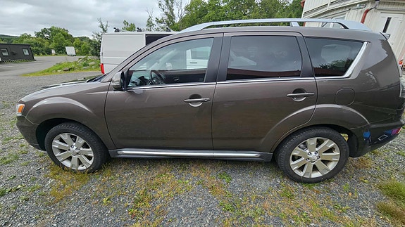 Mitsubishi Outlander 4 of 17