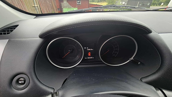 Mitsubishi Outlander 11 of 17