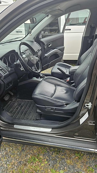 Mitsubishi Outlander 9 of 17
