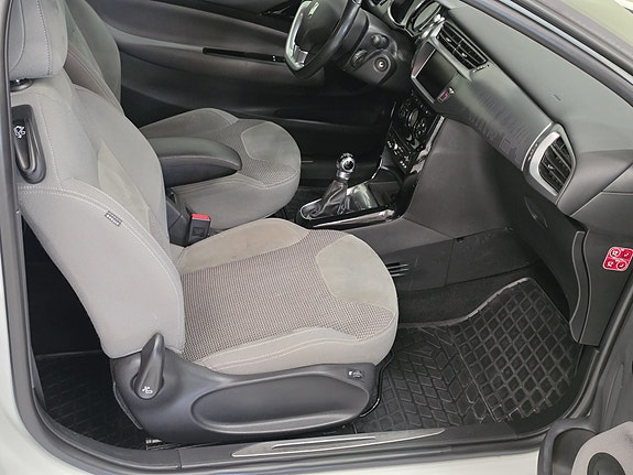Citroen DS3 15 of 21