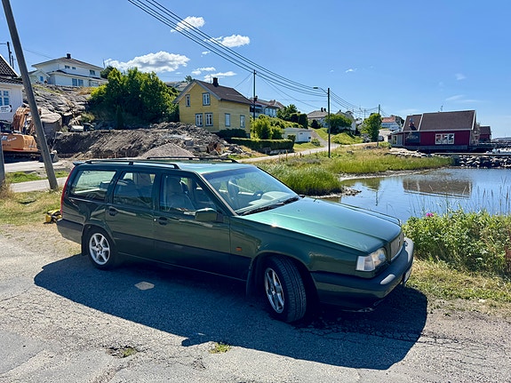 Volvo 850 2 of 5