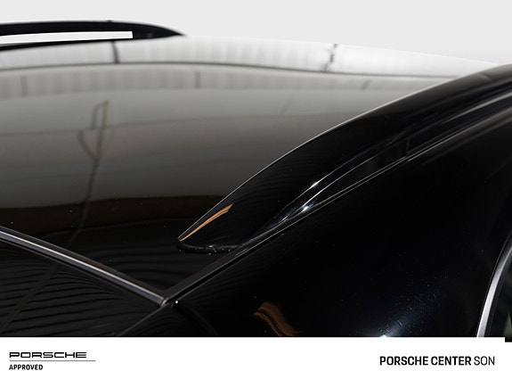 Porsche Taycan Cross Turismo 10 of 30