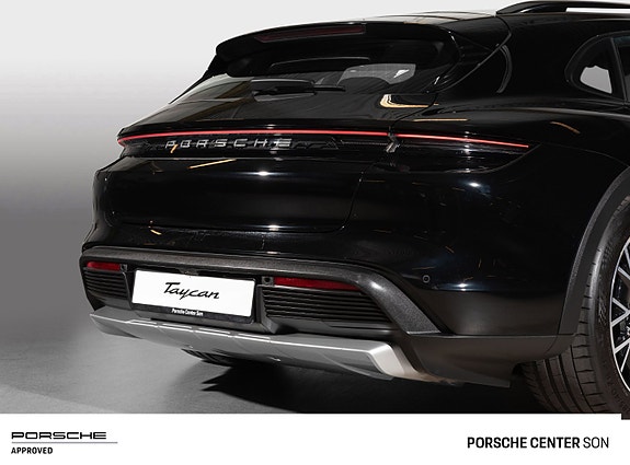 Porsche Taycan Cross Turismo 15 of 30