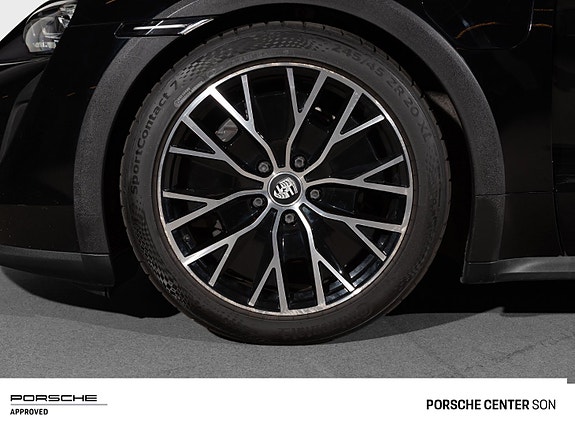Porsche Taycan Cross Turismo 19 of 30
