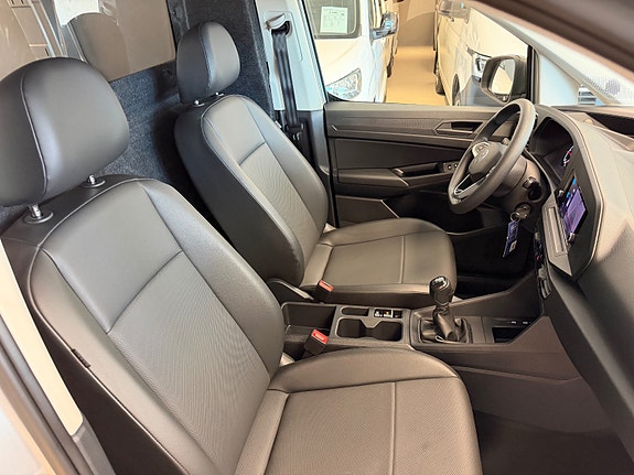 Volkswagen Caddy Maxi 11 of 30
