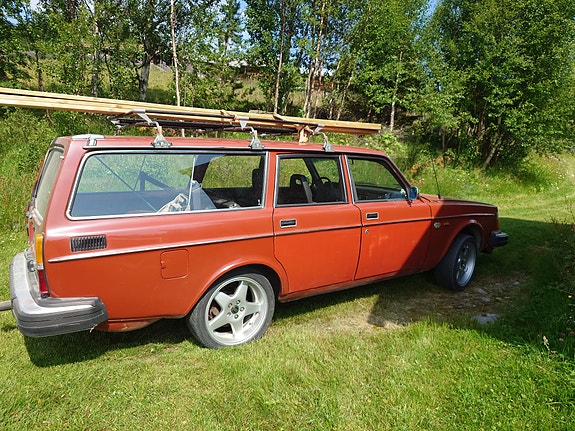 Volvo 245 5 of 5