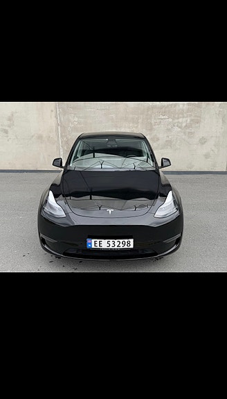 Tesla Model Y 7 of 30