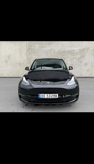 Tesla Model Y 4 of 30