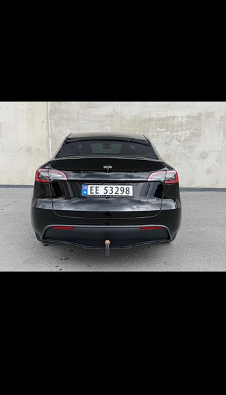 Tesla Model Y 19 of 30