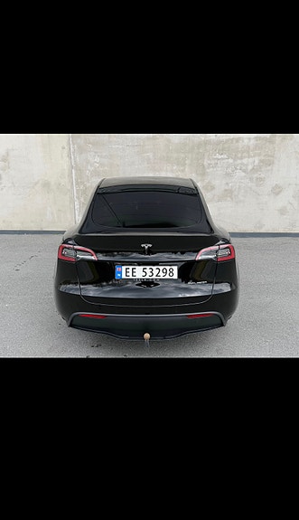 Tesla Model Y 20 of 30