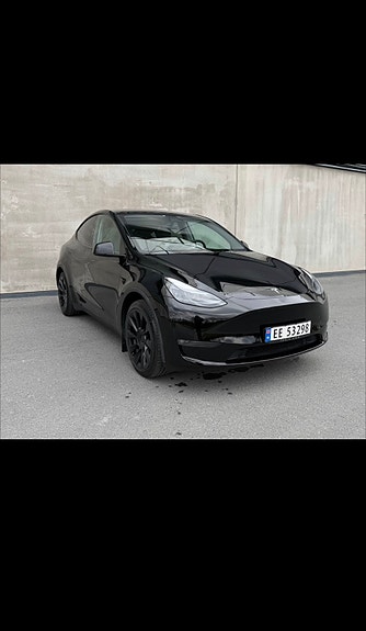 Tesla Model Y 3 of 30