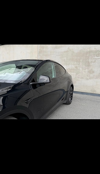 Tesla Model Y 5 of 30