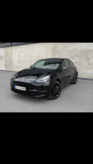 Tesla Model Y 2 of 30