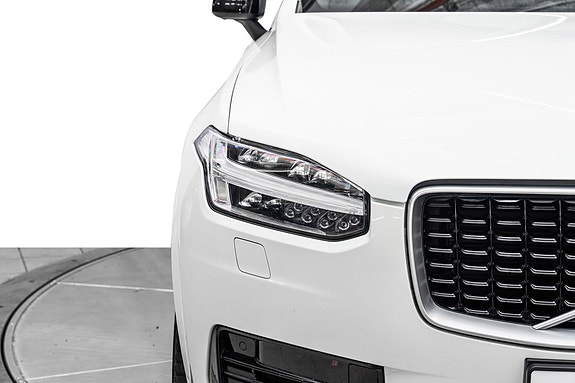 Volvo XC90 4 of 5