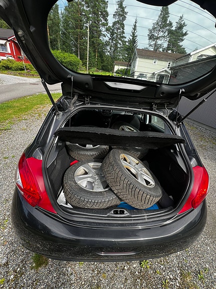 Peugeot 208 5 of 6