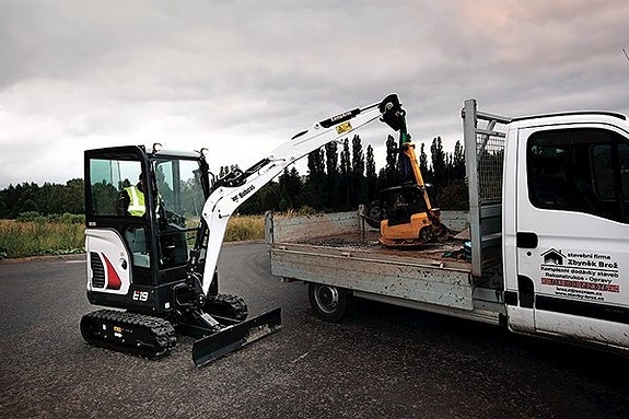 Bobcat E19 2 of 4