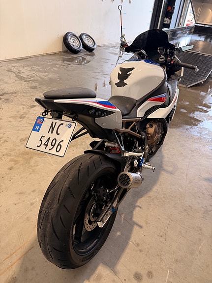 BMW S 1000 RR 17 of 17
