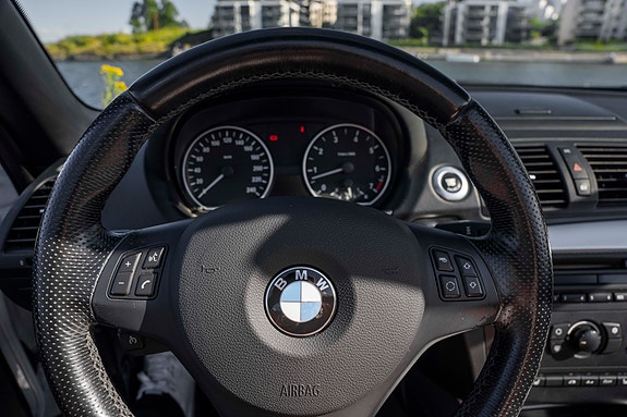 BMW 118i 29 of 30