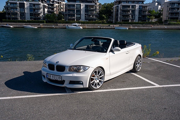 BMW 118i 4 of 5