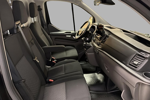 Ford Transit Custom 11 of 26