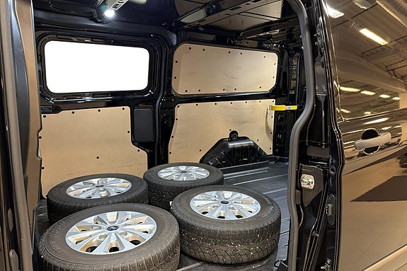 Ford Transit Custom 16 of 26