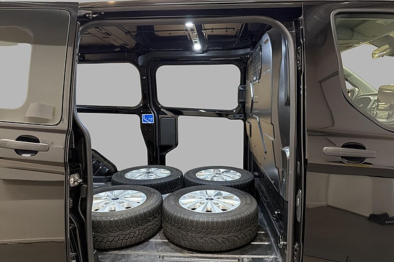 Ford Transit Custom 12 of 26