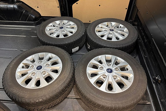 Ford Transit Custom 13 of 26