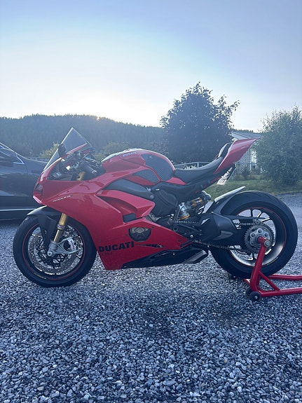 Ducati Panigale V4S 10 of 15