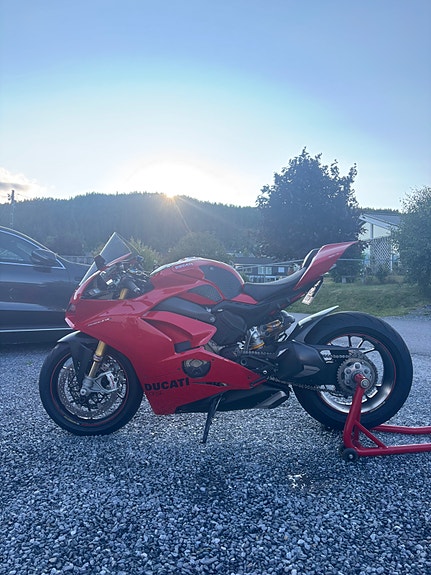 Ducati Panigale V4S 4 of 15