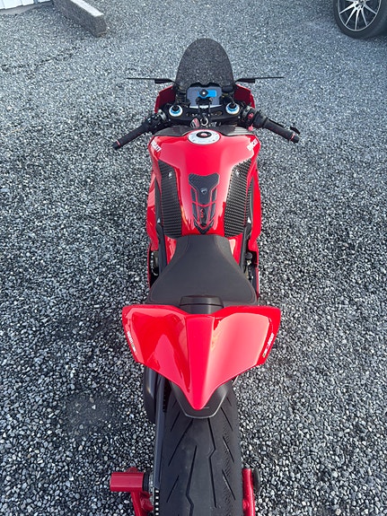 Ducati Panigale V4S 6 of 15