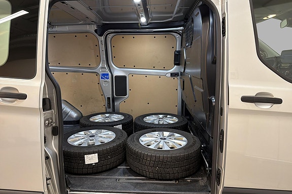 Ford Transit Custom 12 of 24