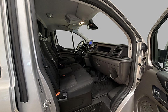 Ford Transit Custom 10 of 24