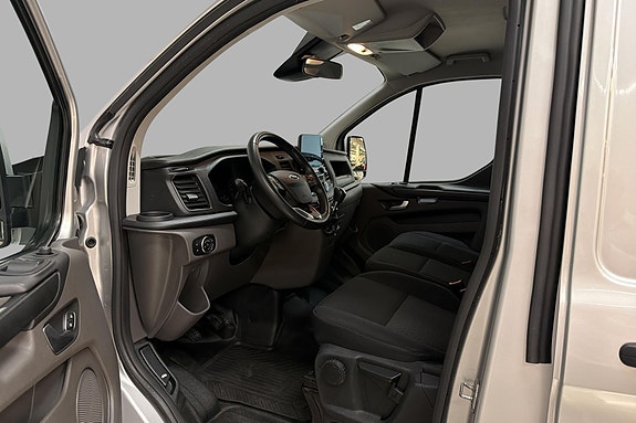 Ford Transit Custom 9 of 24