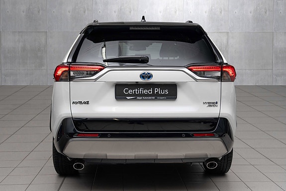 Toyota RAV4 4 of 5