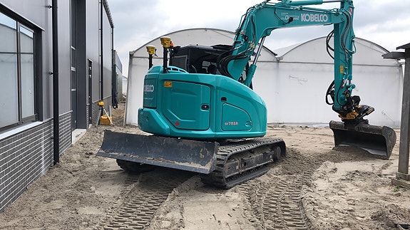 Kobelco SK75SR-7E 2 of 8