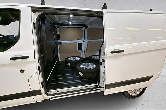 Ford Transit Custom 10 of 20