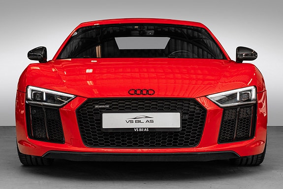 Audi R8 3 of 5