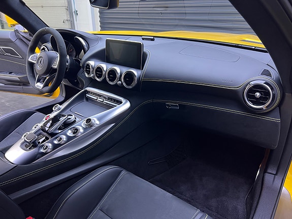 Mercedes-Benz AMG GT S 17 of 30