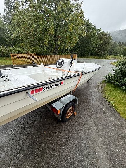 Selfa båt med motor og henger selges 5 of 5