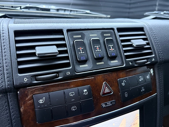 Mercedes-Benz G55 22 of 30